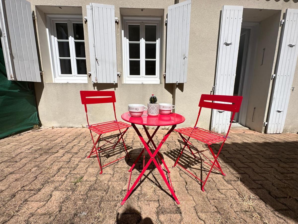 La Terrasse - Parking Gratuit - Fibre - Rdc - Centre Ville Saintes Exterior foto